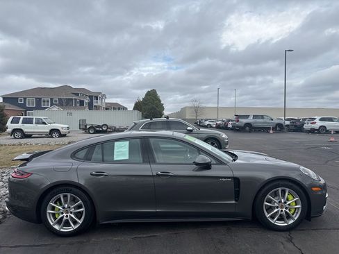 Used 2018 Porsche Panamera 4 image 6