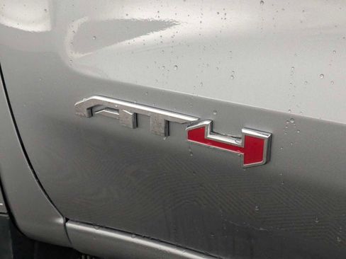 Used 2023 GMC Sierra 1500 AT4 w/ Technology Package image 10
