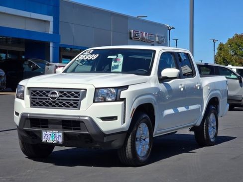 Used 2023 Nissan Frontier SV image 1