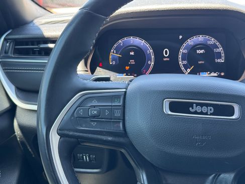 Used 2024 Jeep Grand Cherokee Altitude AWD/4WD image 24