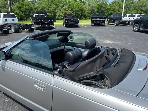 Used 2004 Ford Thunderbird RWD image 8