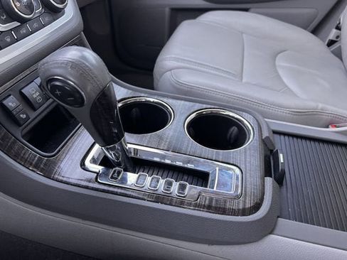 Used 2016 GMC Acadia SLT image 17