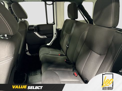 Used 2015 Jeep Wrangler Unlimited Sahara AWD/4WD image 24