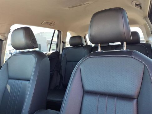 Certified 2024 Volkswagen Tiguan SE image 20