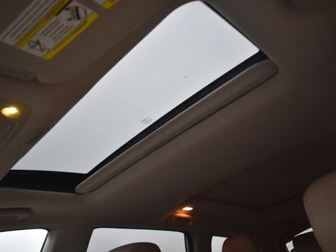 Used 2017 Nissan Pathfinder Platinum w/ Family Entertainment Package image 40