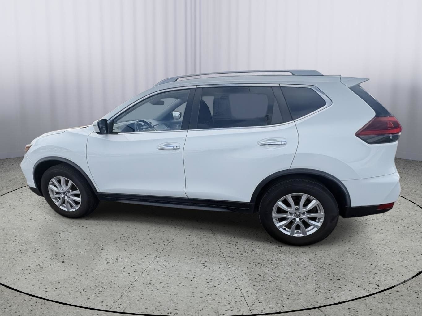 Used 2020 Nissan Rogue SV FWD image 7