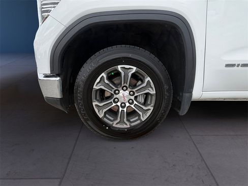 Used 2025 GMC Sierra 1500 SLT image 9