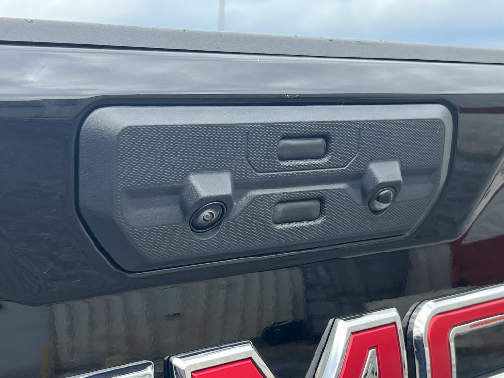 Used 2025 GMC Sierra 3500 Denali w/ Denali Reserve Package AWD/4WD image 23
