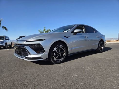 Certified 2025 Hyundai Sonata SEL FWD image 1