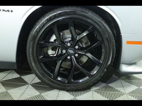 Used 2022 Dodge Challenger R/T w/ Driver Convenience Group image 13