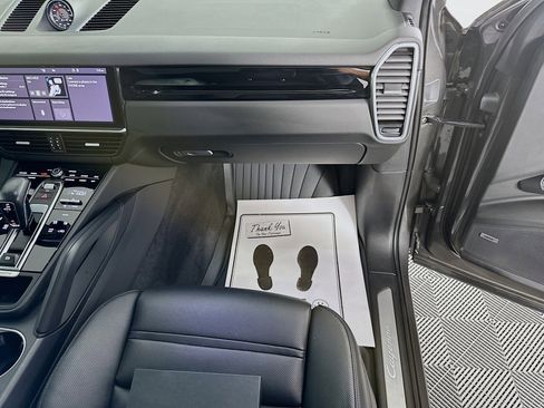 Used 2021 Porsche Cayenne Coupe image 32