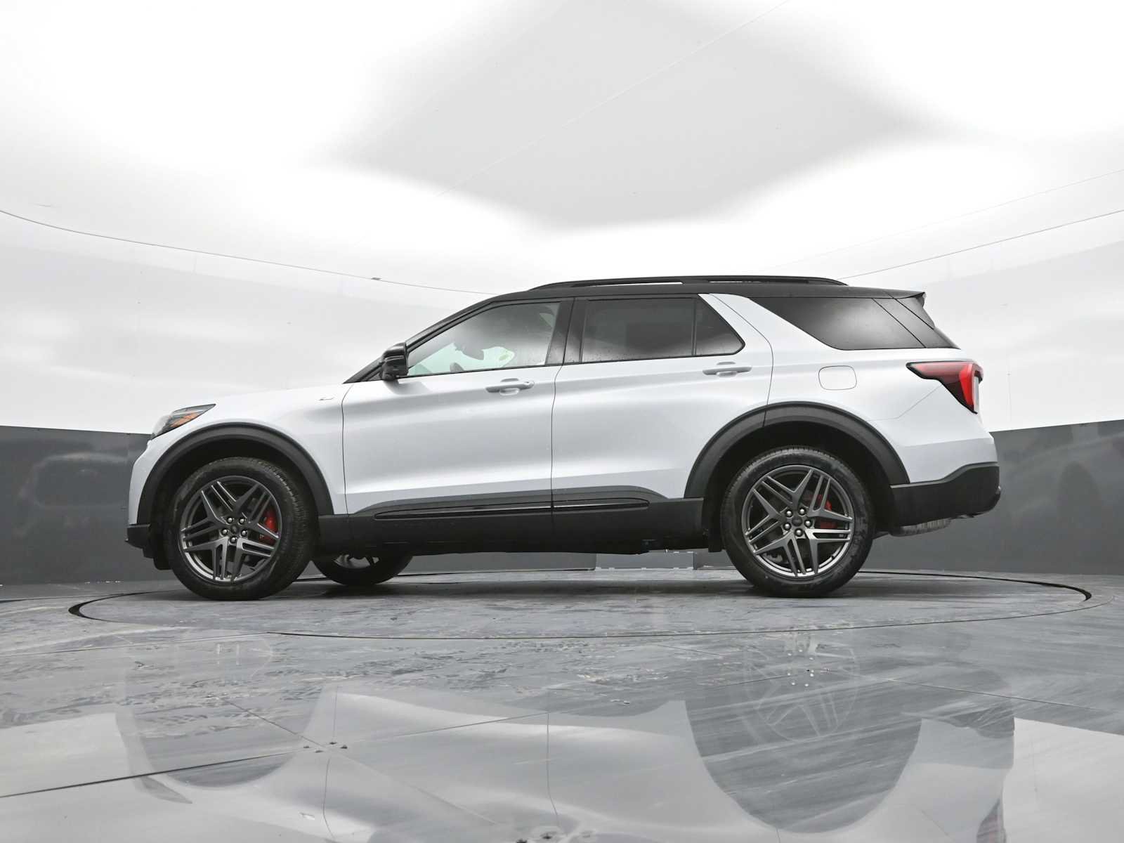 New 2026 Ford Explorer ST-Line w/ ST-Line Street Pack AWD/4WD image 54