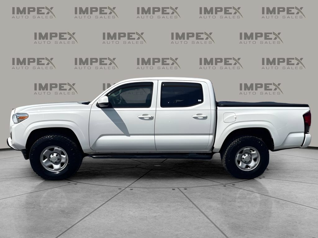 Used 2022 Toyota Tacoma SR AWD/4WD image 2