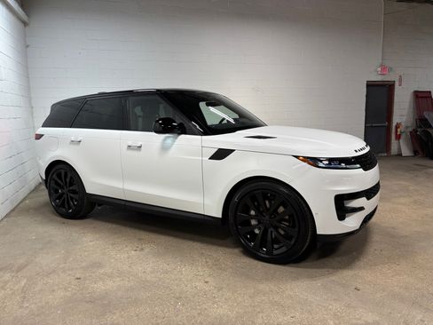 New 2026 Land Rover Range Rover Sport SE AWD/4WD image 5