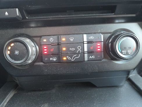 Used 2017 Ford F250 XLT w/ XLT Premium Package image 32