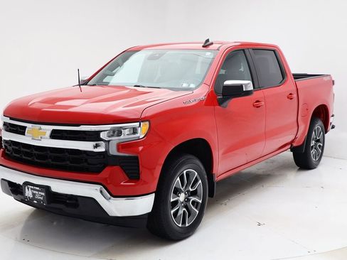 Used 2023 Chevrolet Silverado 1500 LT AWD/4WD image 2