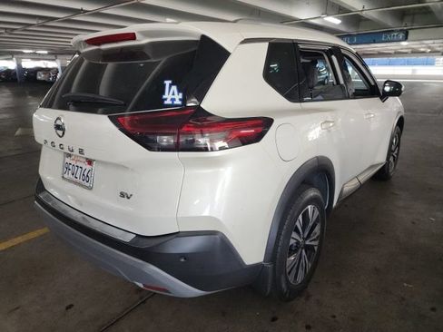 Used 2021 Nissan Rogue SV w/ Premium Package FWD image 2