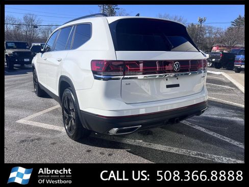 Used 2025 Volkswagen Atlas SE image 3