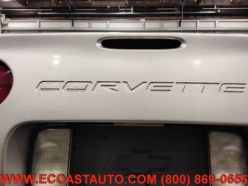 Used 2001 Chevrolet Corvette Coupe w/ Preferred Equipment Group2 RWD image 16