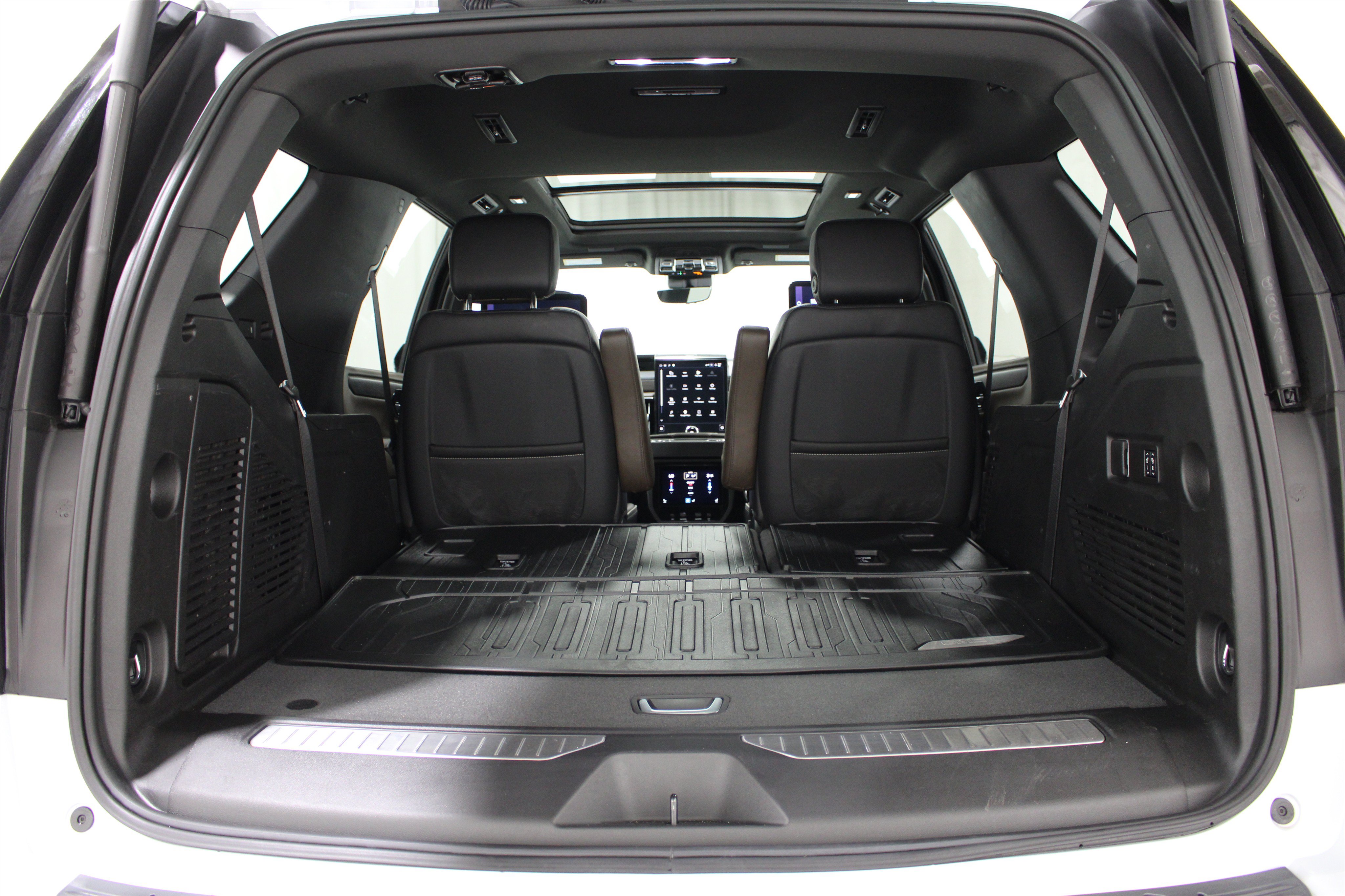 Used 2026 GMC Yukon Denali Ultimate AWD/4WD image 27