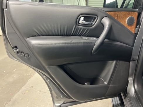 Used 2023 Nissan Armada SL w/ Captain's Chairs Package image 19