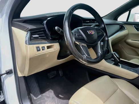 Used 2019 Cadillac XT5 FWD image 10