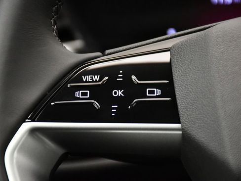 Used 2025 Audi Q5 Premium w/ Convenience Package image 22