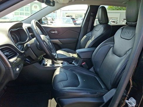 Certified 2021 Jeep Cherokee Latitude Lux w/ Comfort/Convenience Group AWD/4WD image 17