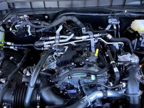 New 2025 Ford Bronco 4-Door image 17