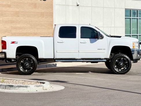 Used 2011 Chevrolet Silverado 2500 LTZ w/ LTZ Plus Package AWD/4WD image 13