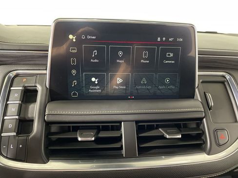 Used 2024 GMC Yukon XL SLT w/ SLT Luxury Package image 15