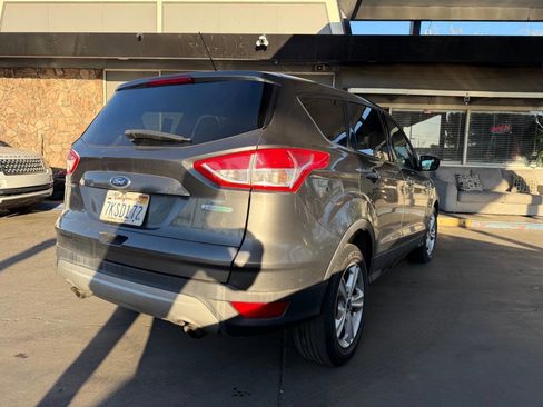 Used 2015 Ford Escape SE image 8