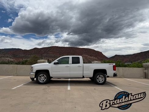 Used 2018 Chevrolet Silverado 1500 LT w/ All Star Edition AWD/4WD image 4