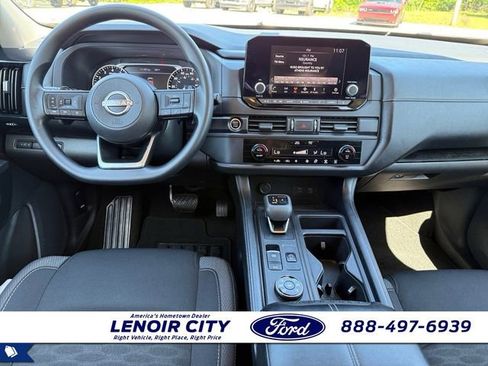 Used 2023 Nissan Pathfinder S AWD/4WD image 15