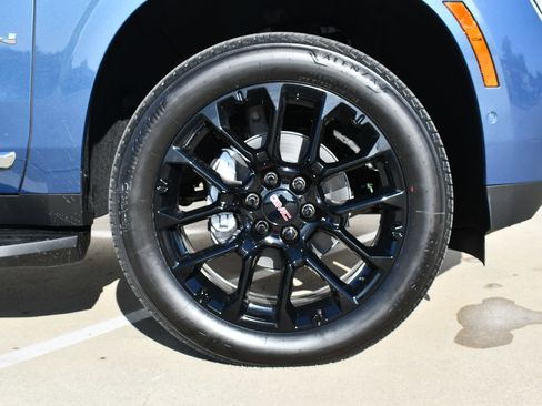 New 2026 GMC Yukon Elevation image 12