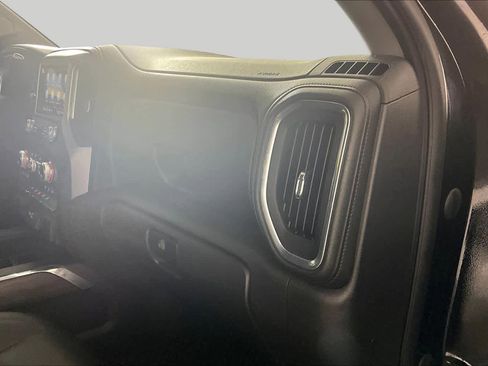 Used 2021 GMC Sierra 1500 SLT RWD image 17