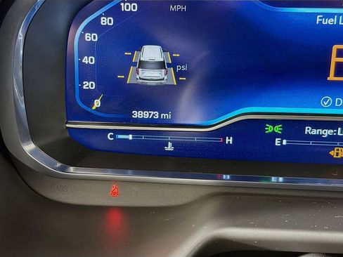 Used 2024 Chevrolet Suburban RST w/ Luxury Package image 36