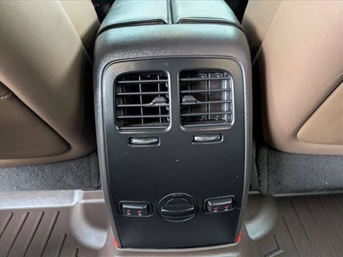 Used 2013 Lincoln MKS AWD image 17