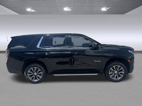 Used 2021 Chevrolet Tahoe LT w/ LT Signature Package RWD image 2