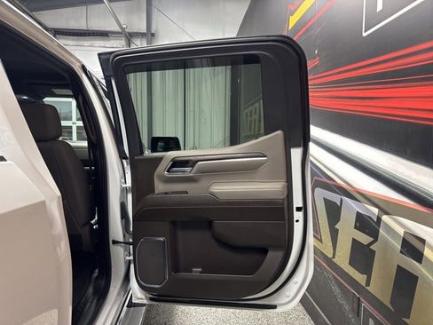 Used 2023 GMC Sierra 1500 SLT w/ SLT Premium Package image 24
