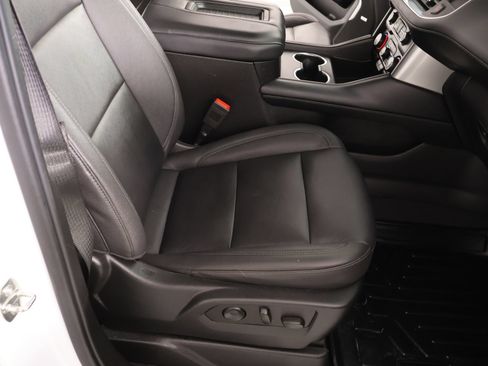 Used 2023 Chevrolet Tahoe Z71 w/ Luxury Package AWD/4WD image 14