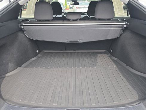 Used 2021 Toyota Prius LE image 11