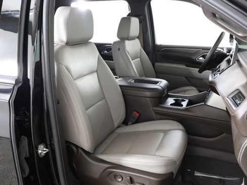 Used 2024 Chevrolet Tahoe Z71 w/ Luxury Package AWD/4WD image 35