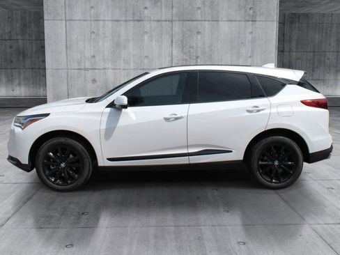 Used 2025 Acura RDX SH-AWD image 2