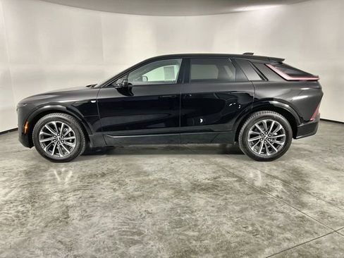 Certified 2026 Cadillac Lyriq Sport AWD/4WD image 5