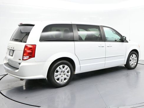 Used 2017 Dodge Grand Caravan SE FWD image 7