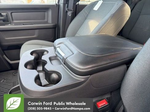 Used 2024 RAM 2500 Tradesman w/ Chrome Appearance Group image 21