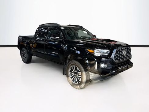 Used 2023 Toyota Tacoma TRD Sport w/ Advanced Technology Package image 3