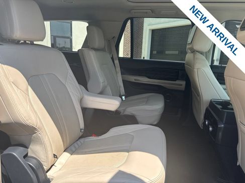 Used 2024 Ford Expedition Max Platinum AWD/4WD image 11