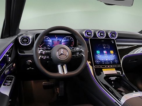 Used 2025 Mercedes-Benz GLC 300 GLC 300 image 15